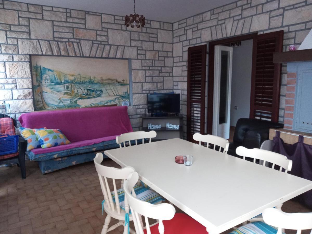 Apartman Sole Apartamento Karigador Exterior foto